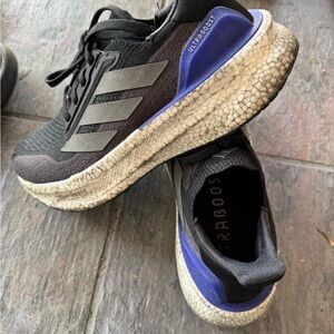 adidas Black Running Shoes with Blue Heel Support